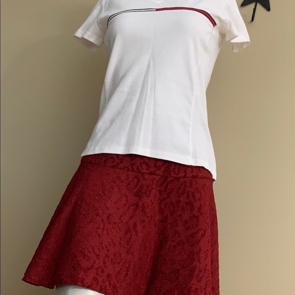 2/$20 TOMMY HILFIGER White Top V-Neck - Picture 2 of 14